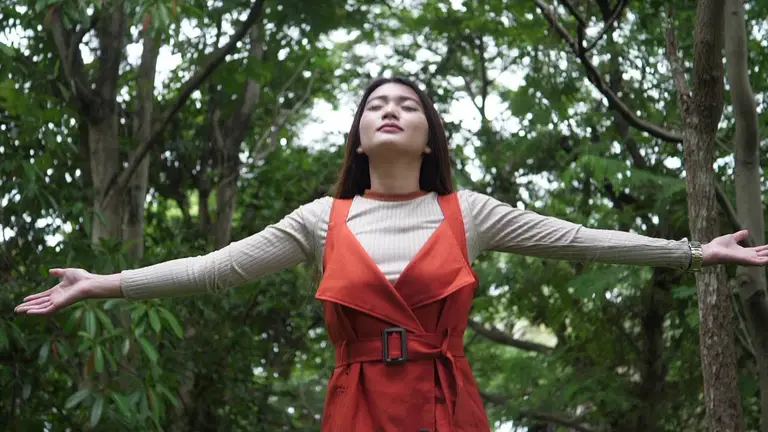 מדיטציה לפתיחת צ'קרת הלב ריפוי והתעוררות רוחנית