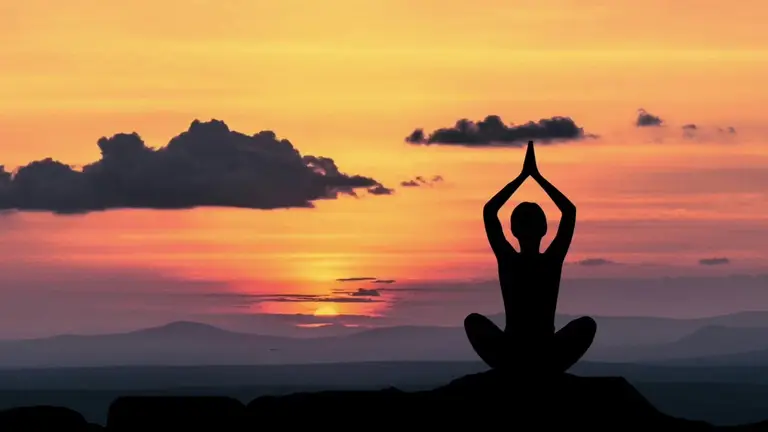 מדיטציה – אמירות לפני השינה להעלאת התודעה ויצירת שפע וניסים בחייכם