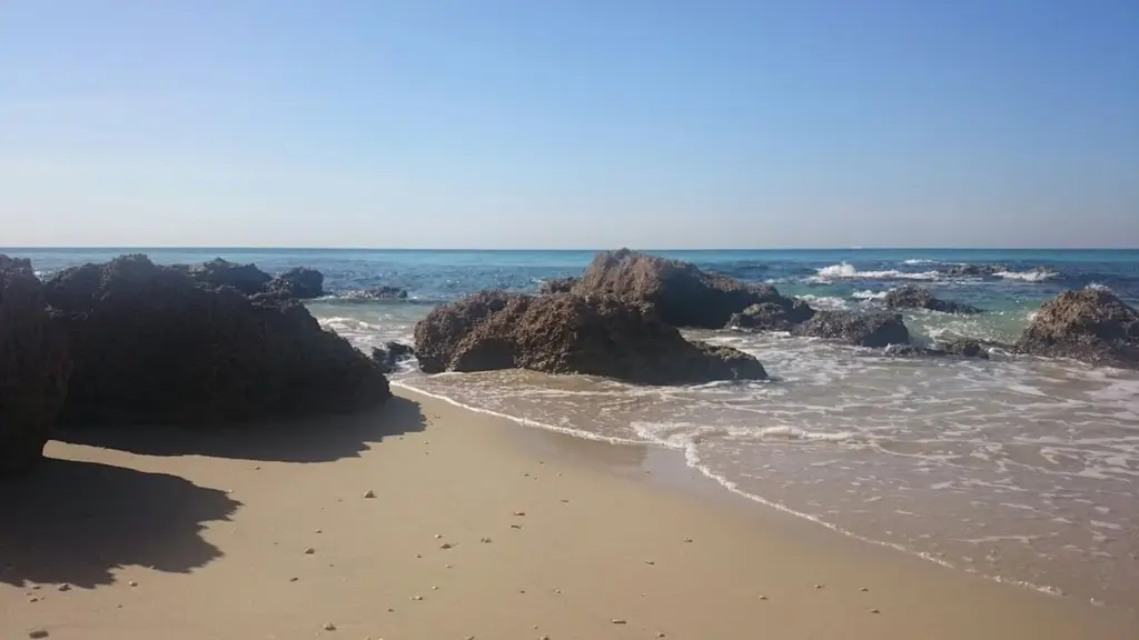 מסרים תת הכרתיים לשינה טובה בליווי מוזיקה בינוראלית